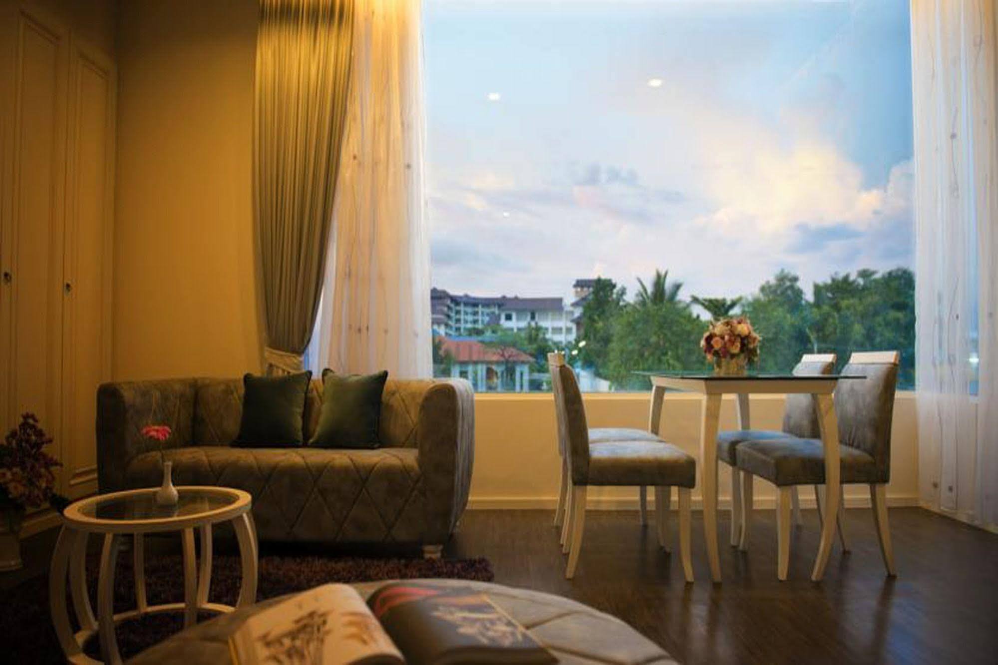 The Beverly Hills Hotel Nakhon Ratchasima Exterior photo
